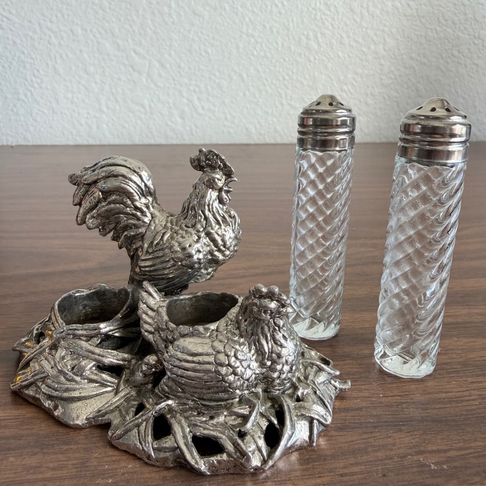 Arthur Court 2004 Rooster Hen Salt Pepper Set w/ Stand Rare Collectible Vintage